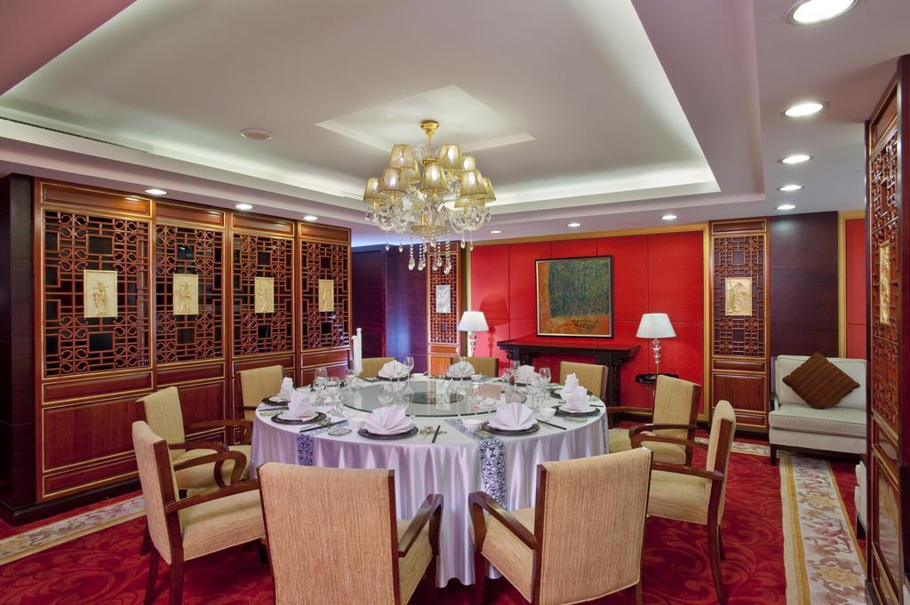 Holiday Inn Sea View Qinhuangdao Restaurant bilde